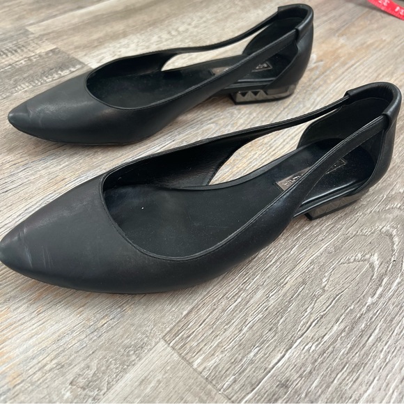 ❌N/A❌ BCBG pyramid stud pointed toe sling backs - Picture 6 of 11